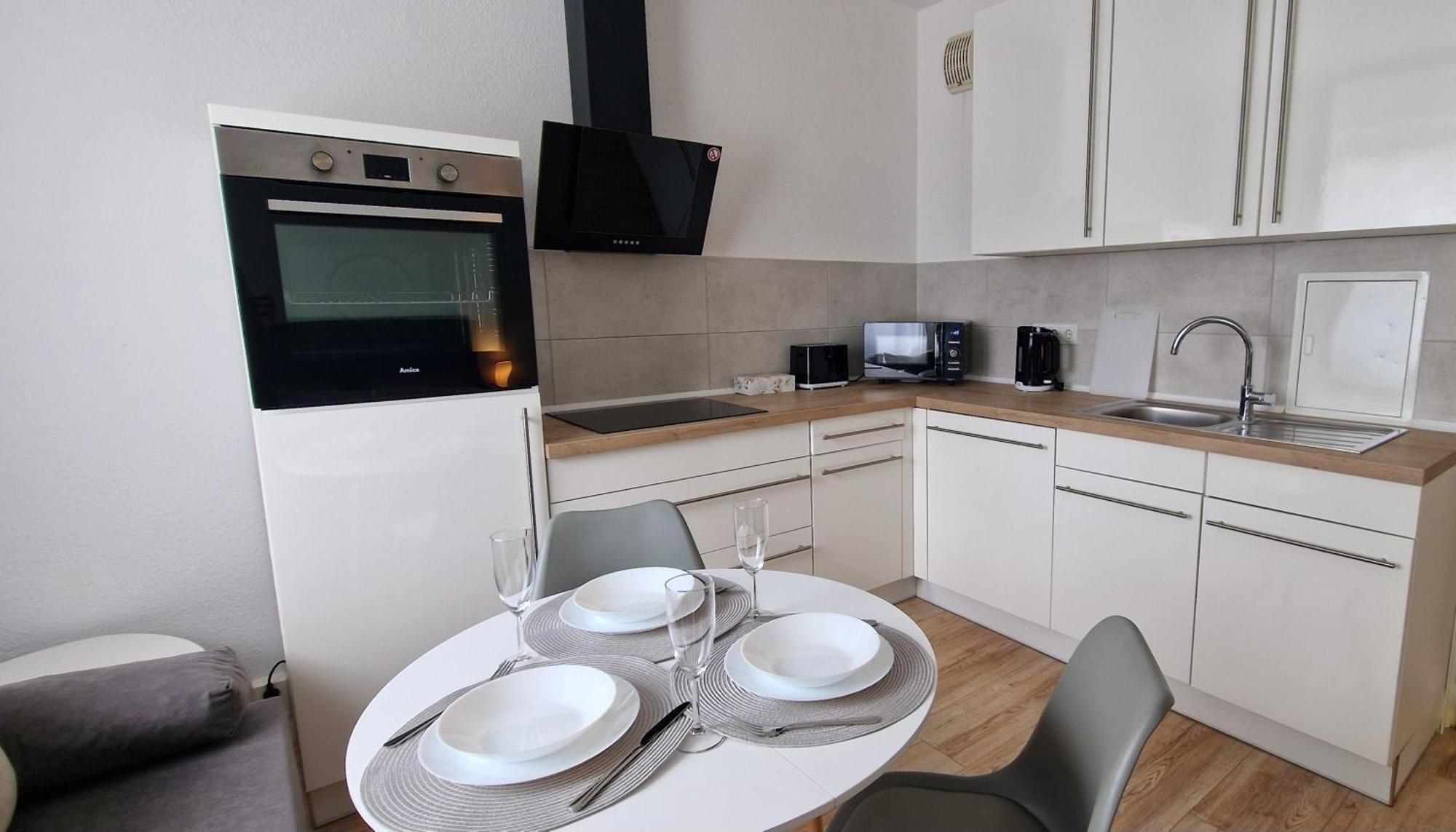 Zentrum Apartment - Oled Tv - Ps4 - Balkon - Parking Chemnitz Luaran gambar